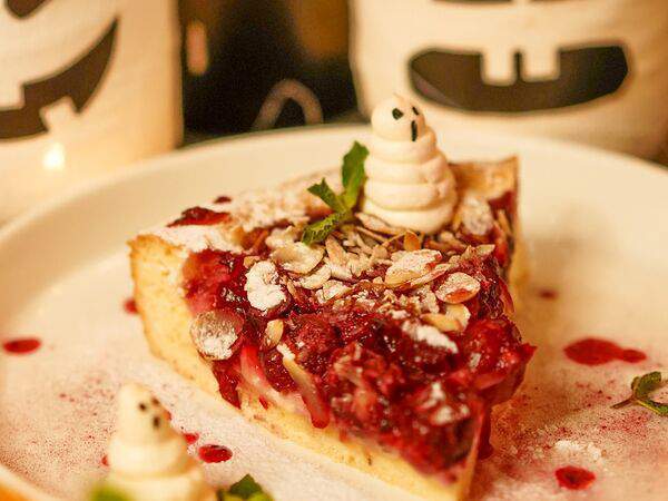 Sisters Coffee & Wine - Boo pie