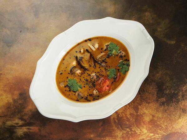 Ресторан 1991 - Том ям с креветками, мидиями и кальмарами