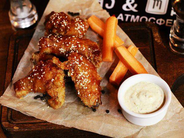 N. Riga's & The Meat - Куриные крылья в соусе Барбекю