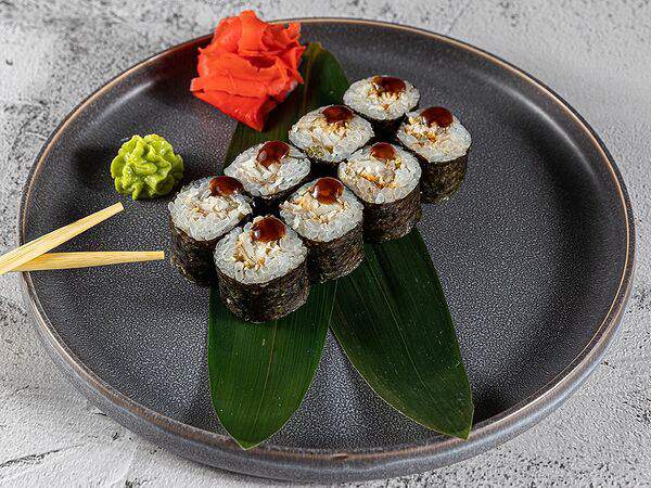 Yoshi Sushi & Mulino Pizza - Ролл с угрем