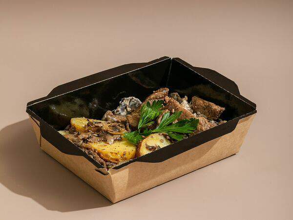 Greenbox - Бефстроганов с жареным картофелем и грибами