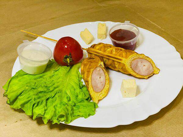 Вкусные корн доги - Корн-дог с куриной сосиской