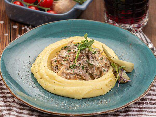 Grizzly Bar - Бефстроганов с пюре