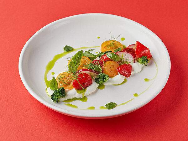 Фартук бистро - Овощной салат с сырным кремом