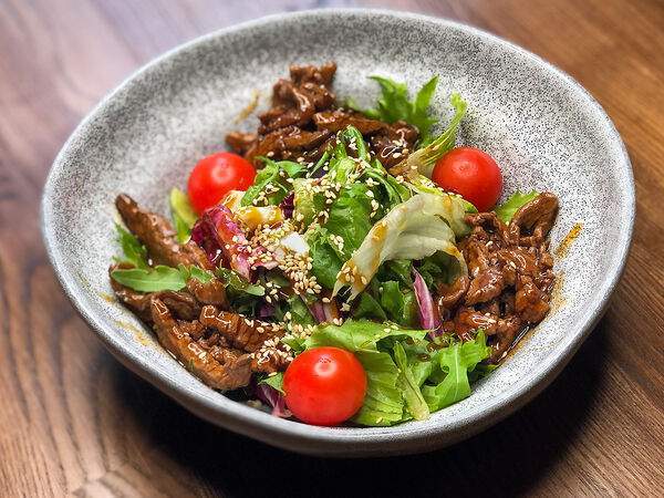 Sw bar - Микс салатов с мраморной говядиной