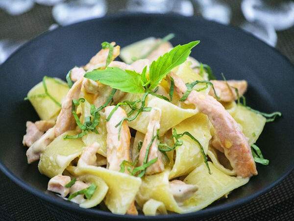 FishRoll - Паппарделле с семгой