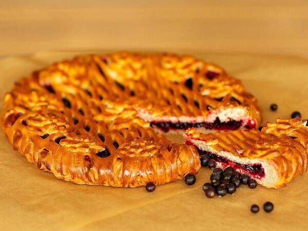 Плюшки Ватрушки - Пирог с натуральной чёрной смородиной