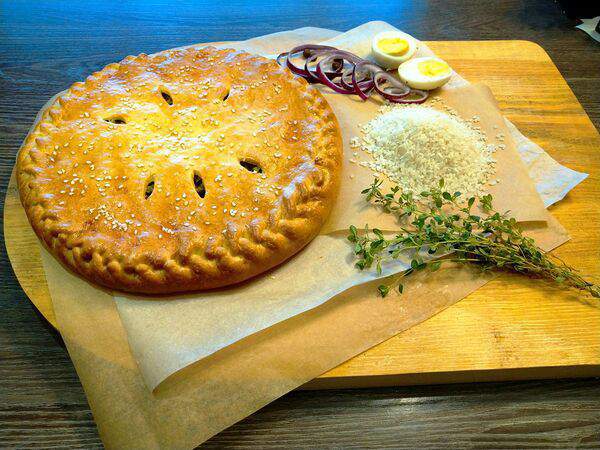 Домашняя пекарня - Пирог с консервированной сайрой и рисом