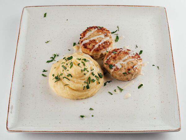 Магадан - Котлеты из щуки с картофельным пюре