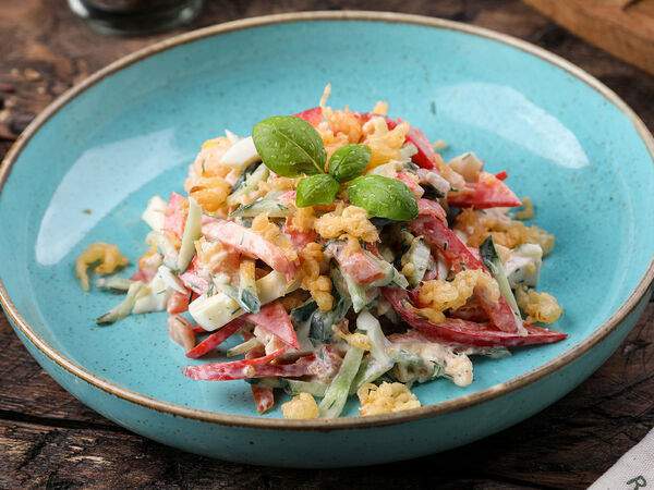 Большие Тарелки - Салат Хрустящий с курицей