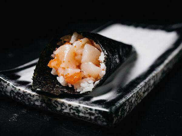 Koi sushi bar - Хенд-ролл Хотатэ Спайси