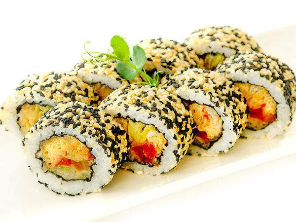 Fusion Sushi - Ролл с томатами и соусом чили
