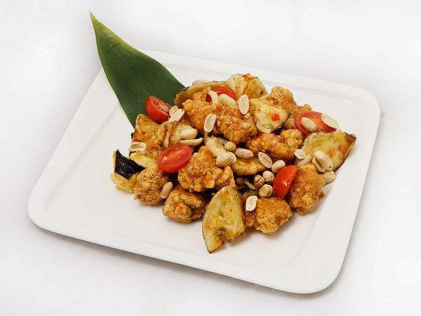 PanAsian Restaurante CHIN-CHIN - Баклажаны с курицей Тай Чили