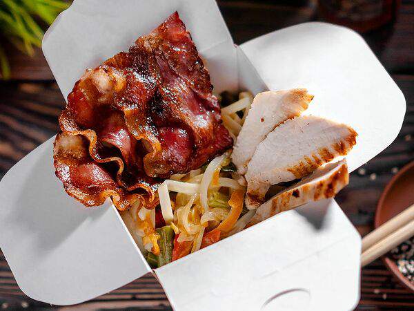 Ramburger - Вок Удон с курицей и беконом