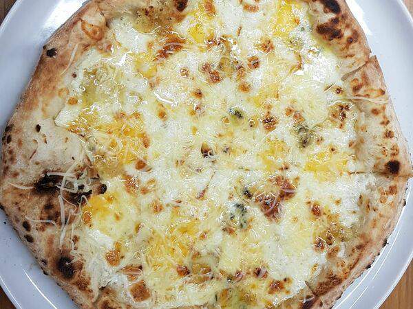 Pizza Napoli - Четыре сыра