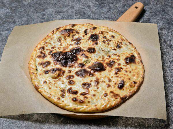 Грузинское бистро Ваха-Лавка - Кубдари-хачапури с говядиной