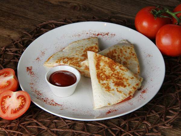 Gagarin Pub - Кесадилья с курицей