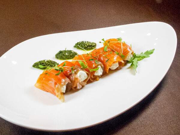 Ирис - Рулеты из лосося