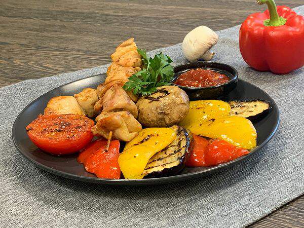 ВкусняША - Шашлычки куриные с овощами гриль