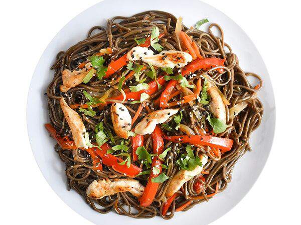 Дом еды - Гречневая лапша с курицей и овощами