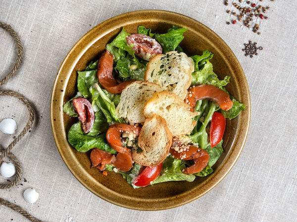 Песто Тесто - Салат Цезарь с лососем