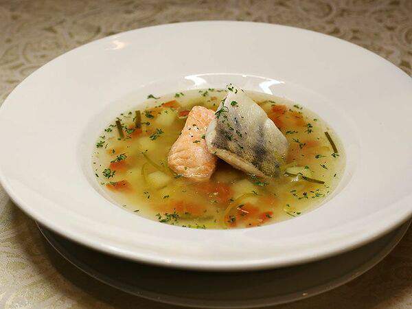 Ирис - Уха с лососем и судаком