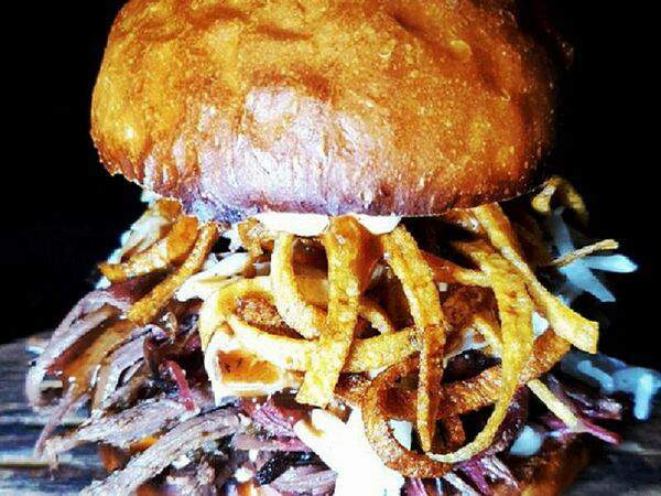 American BBQ - Биф Пулд бургер L