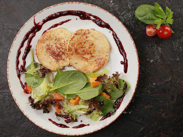 Шале - Куриные котлеты с ягодным соусом