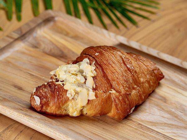 Waves - Круассан с миндалем
