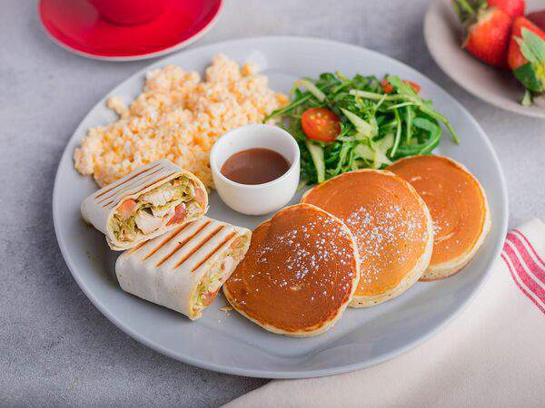 Apollo café - Завтрак с куриным роллом