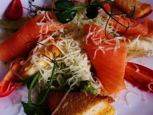 Avocado Chaos - Цезарь с лососем