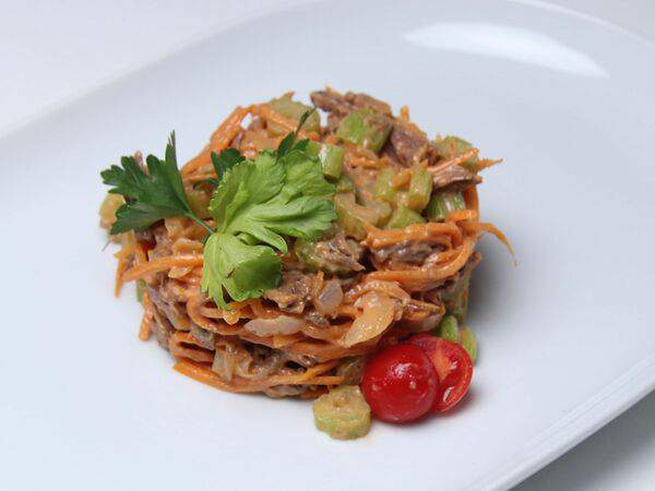 Астер - Салат из говядины с морковью и сельдереем