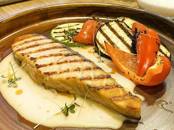 Агата - Лосось с соусом Шампань