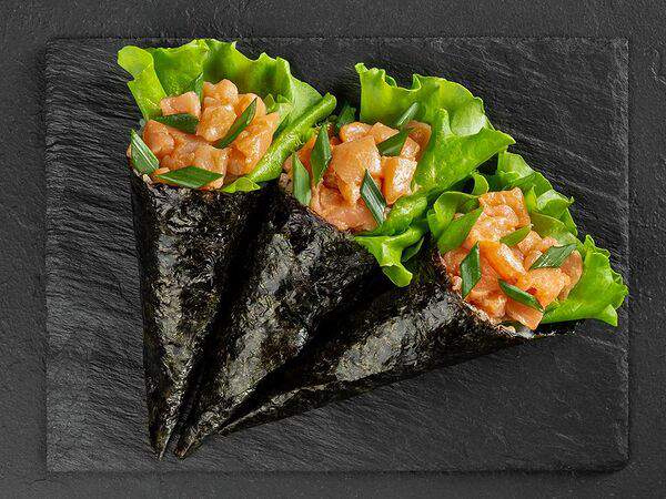 Okisushi - Темаки с копченым лососем