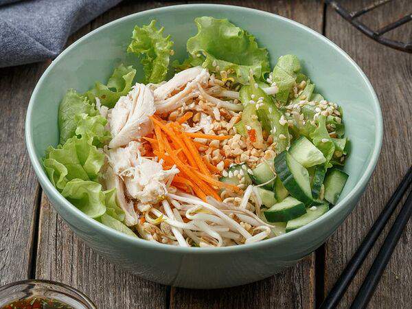 Дед Хо - Салат по-вьетнамски с курицей