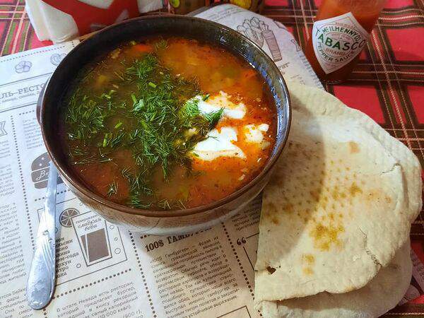 Tabasco - Суп дня с лепешкой