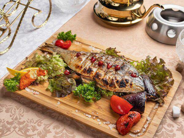 Дубай - Дорадо, запечённая на углях