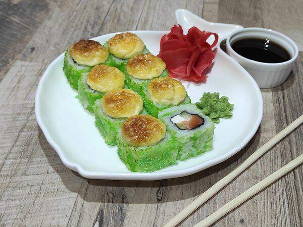 Sushi Studio ДА - Запечённый с Лососем