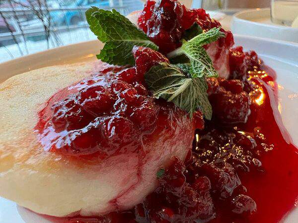 Eat Meet - Сырники с вареньем