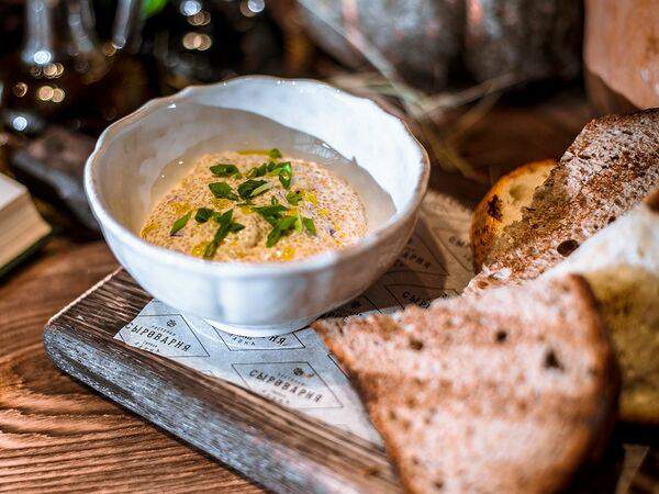 Сыроварня - Икра щучья с хрустящими тостами