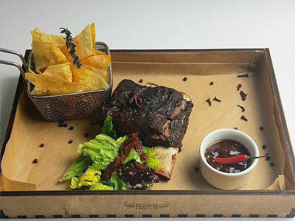 Ribs - Рёбра говяжьи пряные с вялеными томатами