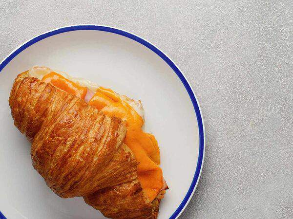 Luka Pizza - Круассан-сэндвич с ветчиной и сыром