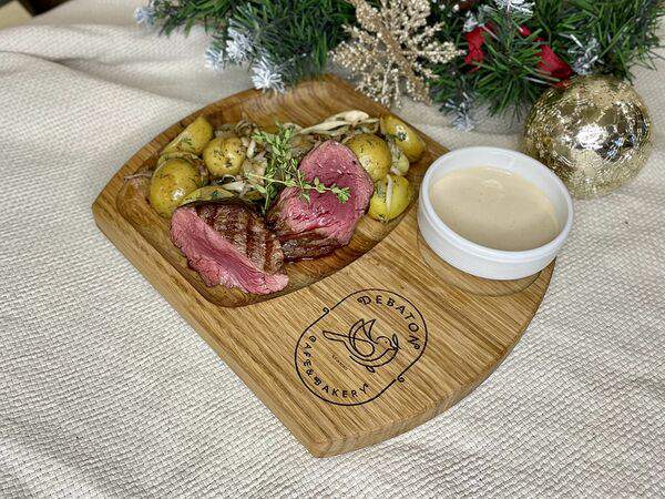 Debaton - Филе-миньон с картофелем и вешенками и соус демиглас