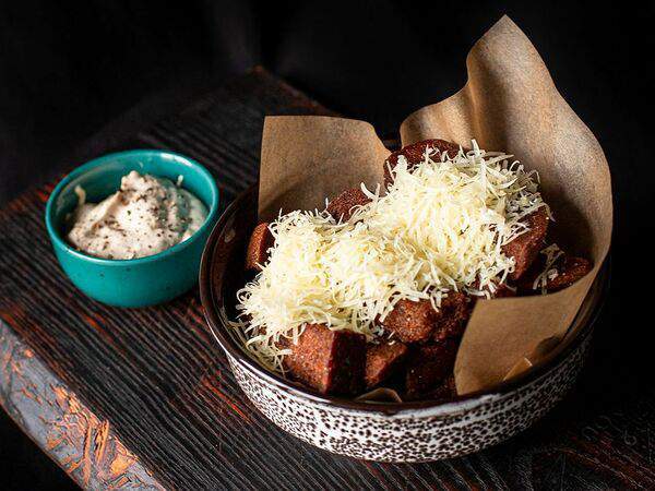 Half of you - Солодовые гренки с чесноком и сыром