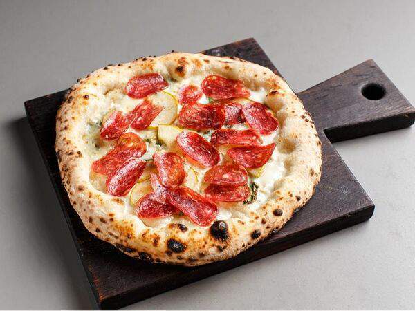 Пиццерия 22 сантиметра - Груша, горгонзола, суджук