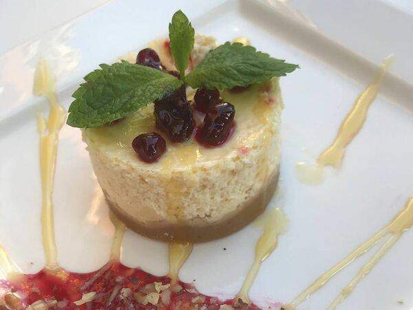 Арт кафе Bravo - Чизкейк эрл грей с манго