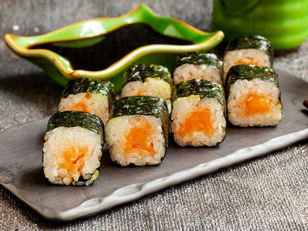 Большие Тарелки - Ролл с Лососем