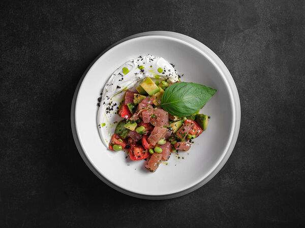 More & More - Тартар из тунца с авокадо и сырным кремом