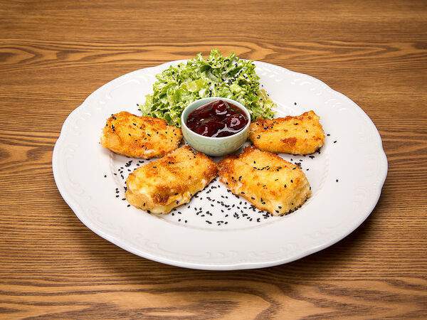 Оджахури - Жареный сулугуни в кляре с кизиловым вареньем