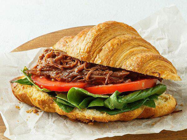Carrie - Круассан с рваной говядиной